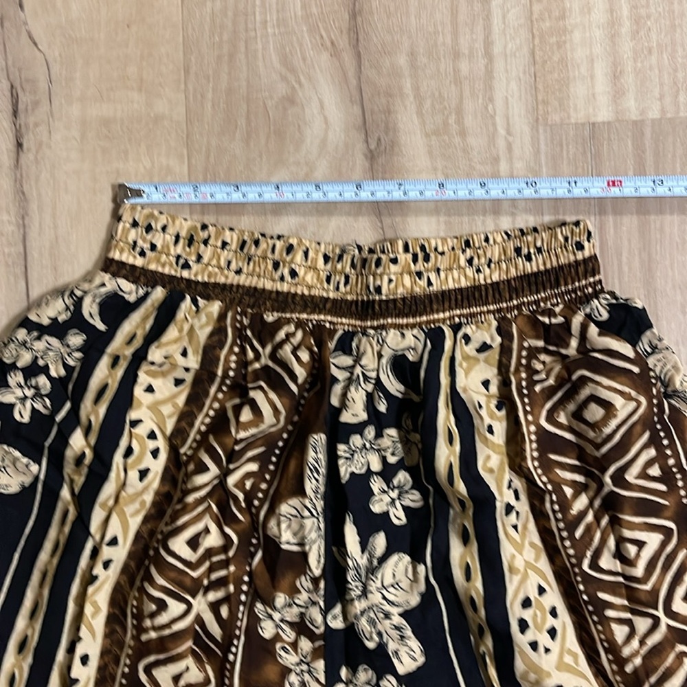 Shorts - Picture 2 of 8